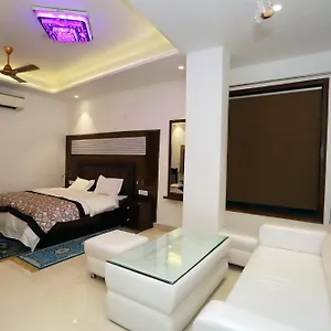 https://vrindavan-guest-house.hotelsdelhi.org