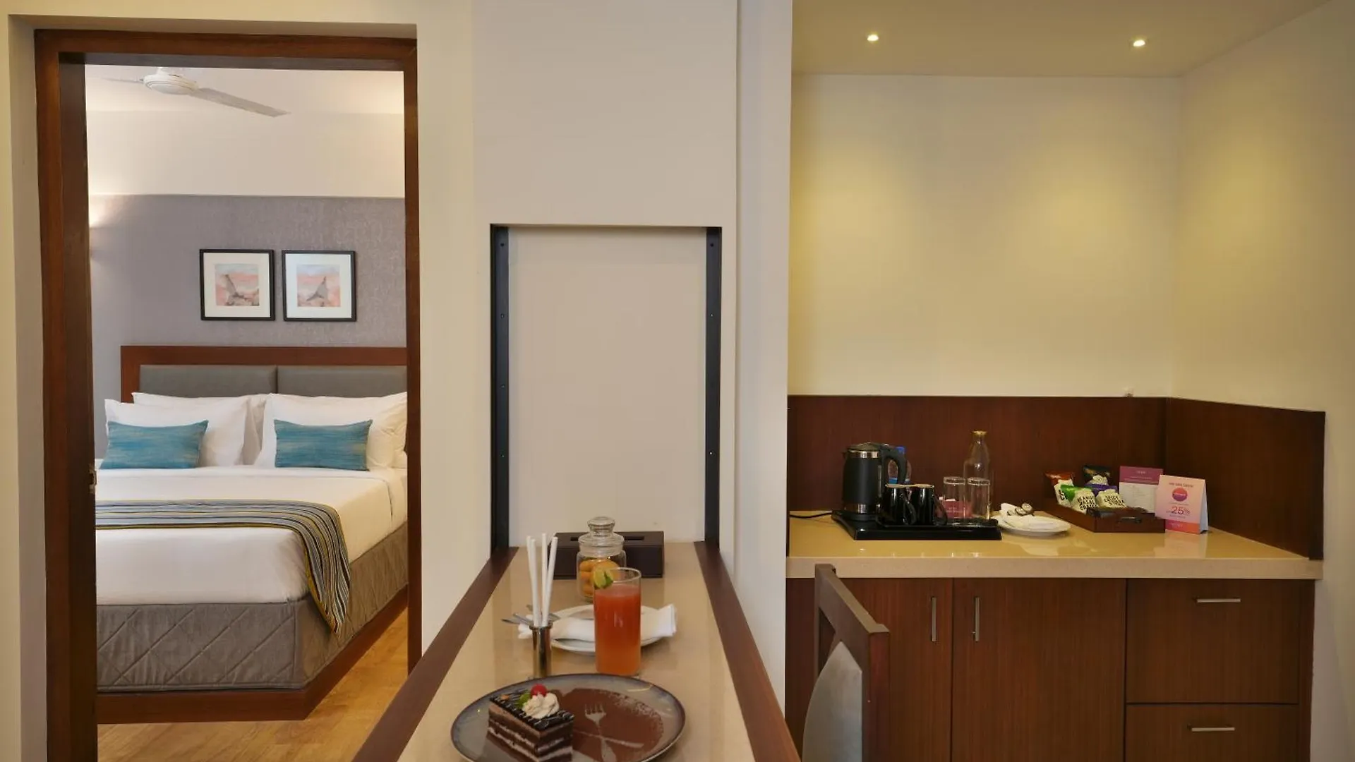 Noah Sky Suites Kochi 4*,  Ινδία